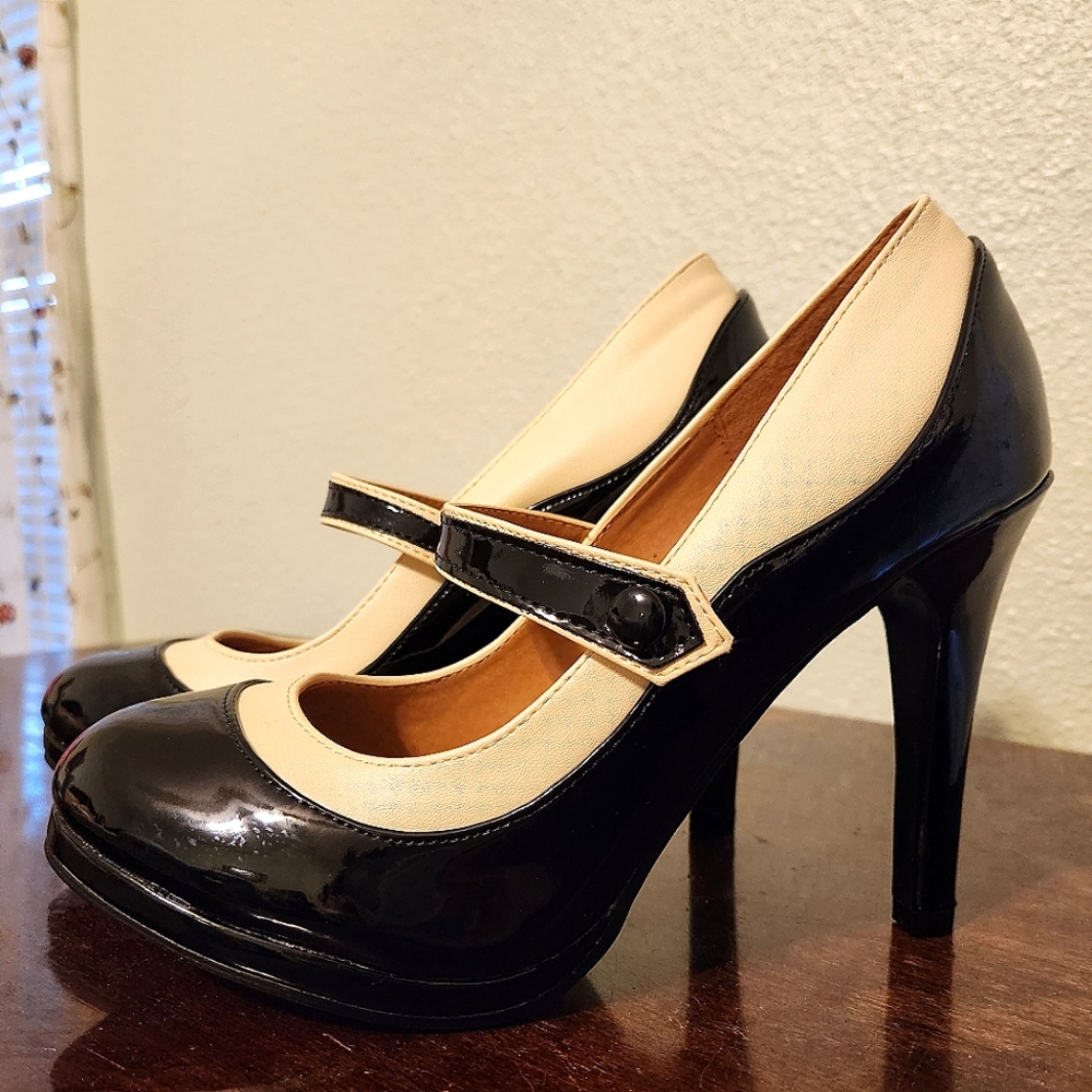 Women's Size 9 Graham Street Shoe Co for Modcloth Black & Cream Mary Jane Pumps